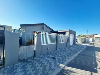3 Bedroom House For Sale in Kuils River - lgvh.webp