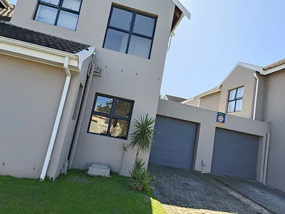 3 Bedroom Apartment To Rent in Blouberg - YY2B.webp