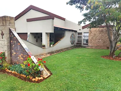 3 Bedroom House For Sale in Swartruggens - 5RNy.webp