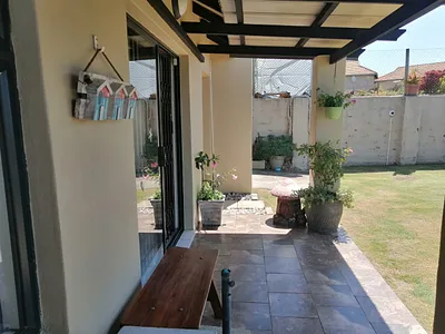 3 Bedroom House For Sale in East London - GVBm.webp