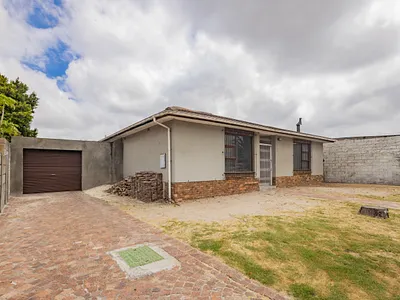 3 Bedroom House For Sale in Bellville - ahn6.webp