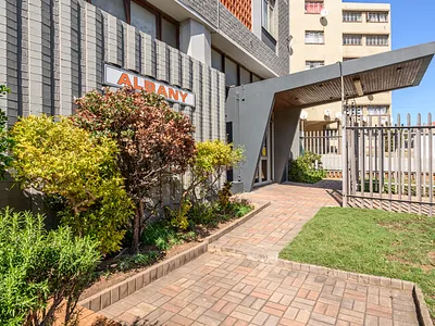 2 Bedroom Apartment For Sale in Port Elizabeth Central, Port Elizabeth - zmQs.webp