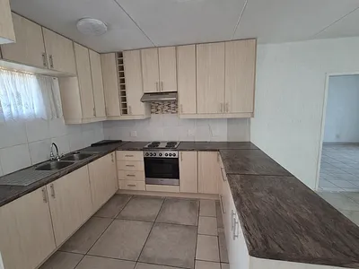 1 Bedroom Townhouse For Sale in Johannesburg - kEcG.webp