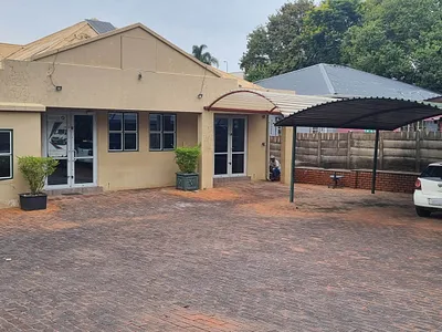 6 Bedroom House For Sale in Pretoria - uEYZ.webp