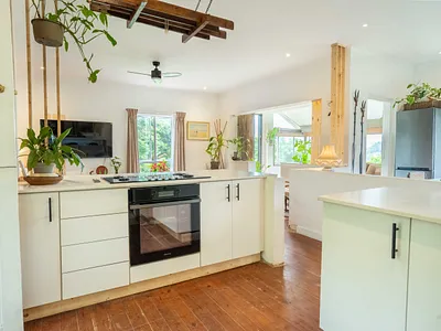 3 Bedroom House For Sale in Amanzimtoti - Hp4j.webp