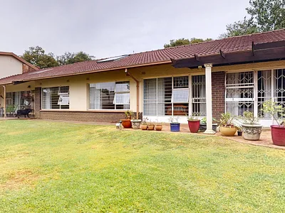 5 Bedroom House For Sale in Germiston - vDUn.webp