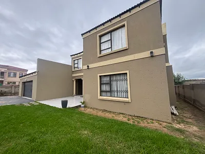 6 Bedroom House For Sale in Witbank - R29X.webp