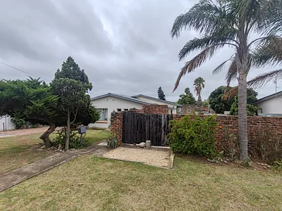 3 Bedroom House For Sale in Despatch - Hx7c.webp