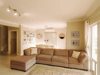 3 Bedroom Townhouse To Rent in East London - bgZt.webp