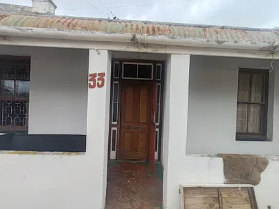 4 Bedroom House For Sale in Uitenhage - Kt06.webp