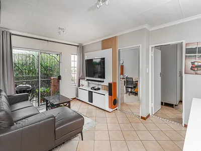 3 Bedroom Apartment For Sale in Midrand - UdOg.webp