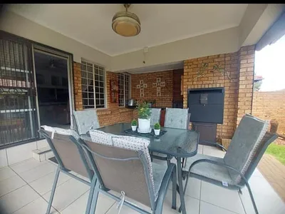 3 Bedroom Townhouse For Sale in Pretoria - img