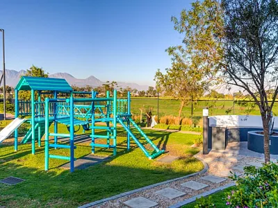 1 Bedroom Apartment To Rent in Somerset West - mcD2.webp