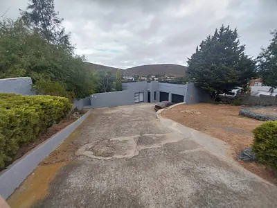 3 Bedroom House For Sale in Worcester - wc7j.webp