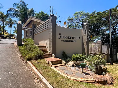 2 Bedroom Townhouse To Rent in Durban North - lnU8.webp