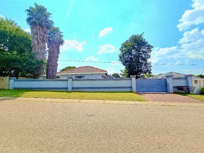 3 Bedroom House To Rent in Witbank - 4AIZ.webp