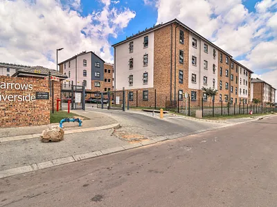 2 Bedroom Apartment For Sale in Midrand - Ukyg.webp