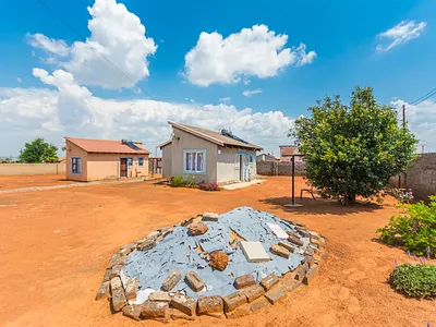 2 Bedroom House For Sale in Randfontein - O5hG.webp