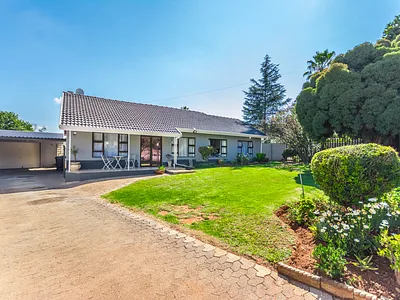 3 Bedroom House For Sale in Krugersdorp - AkNI.webp