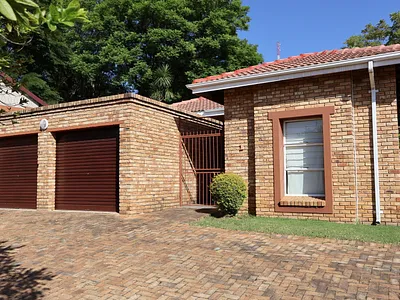 3 Bedroom Townhouse To Rent in Randburg - IQQE.webp
