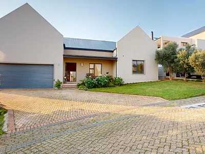 3 Bedroom Apartment To Rent in Wellington - Mn9n.webp