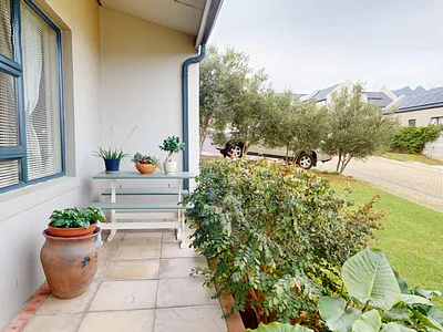 3 Bedroom Apartment To Rent in Wellington - img