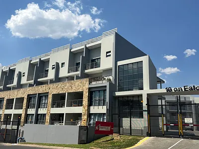 2 Bedroom Apartment For Sale in Sandton - 3HRk.webp