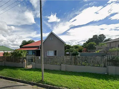 3 Bedroom House To Rent in East London - qblt.webp