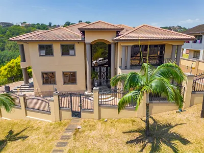 6 Bedroom House For Sale in Durban - 6pxV.webp