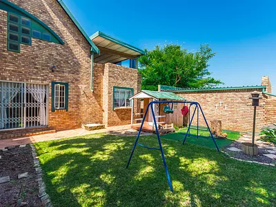 3 Bedroom Apartment For Sale in Centurion - XcY0.webp