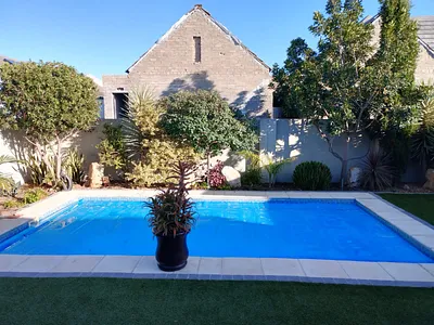 3 Bedroom House To Rent in Somerset West - 4nvv.webp