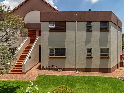 2 Bedroom Apartment For Sale in Bedfordview - evi7.webp