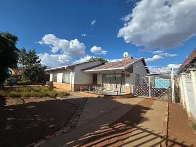 3 Bedroom House For Sale in Kimberley - 3vFw.webp