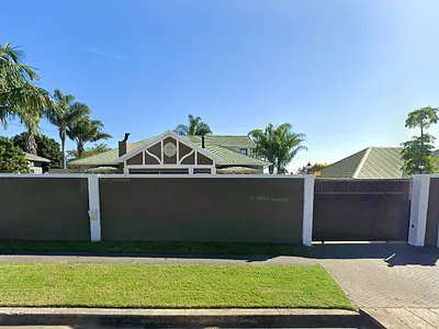 2 Bedroom Apartment To Rent in East London - XQRO.webp