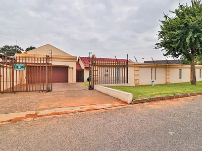 3 Bedroom House For Sale in Johannesburg - G2pi.webp