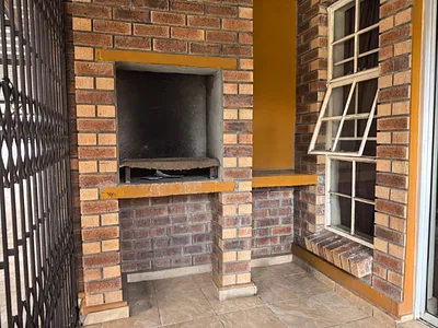 3 Bedroom Apartment For Sale in Rustenburg - kYV3.webp