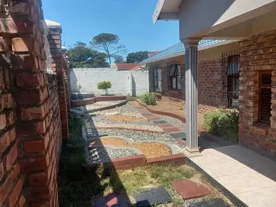 4 Bedroom House To Rent in East London - HTSD.webp