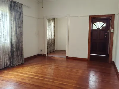 5 Bedroom House To Rent in East London - q1QQ.webp