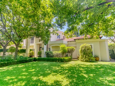 4 Bedroom House For Sale in Randburg - grUt.webp