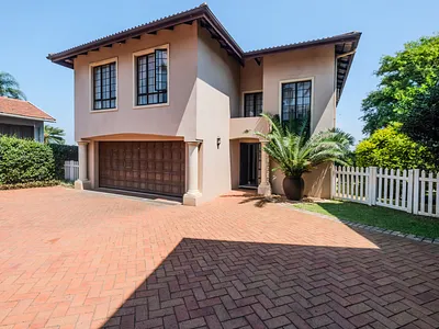 3 Bedroom Apartment For Sale in Durban North - vgR8.webp