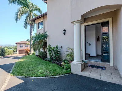 2 Bedroom Apartment For Sale in Durban North - sQm3.webp