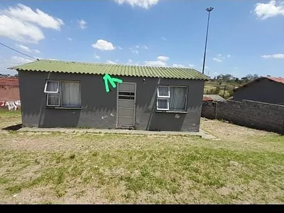 2 Bedroom House For Sale in East London - ZA60.webp