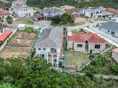 5 Bedroom House For Sale in East London - VaEP.webp