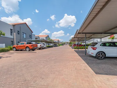 3 Bedroom Apartment For Sale in Sandton - UxZR.webp