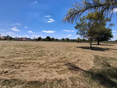 5 Bedroom House For Sale in Akasia - a26e.webp