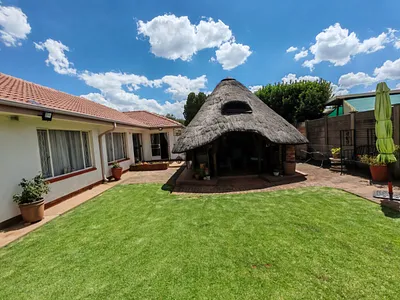 3 Bedroom House For Sale in Vanderbijlpark - UATd.webp