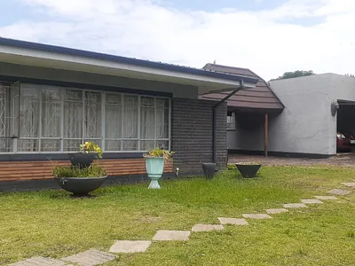 4 Bedroom House For Sale in Vereeniging - Y8GD.webp