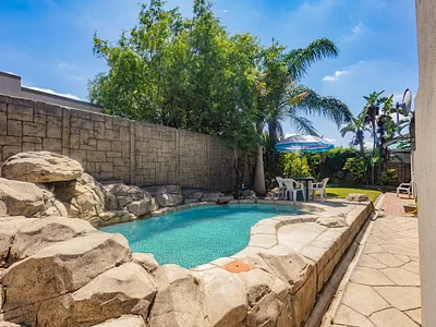 6 Bedroom House For Sale in Durbanville - 6vDK.webp