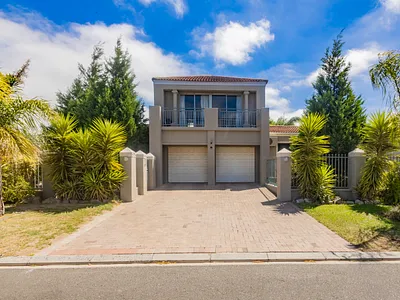 6 Bedroom House For Sale in Durbanville - EhIz.webp