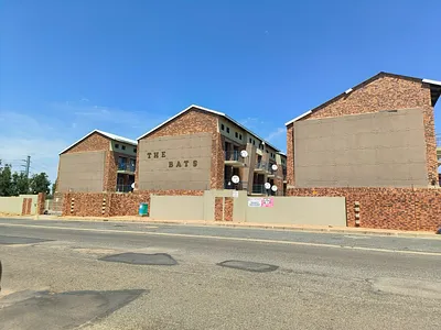 1 Bedroom Townhouse For Sale in Potchefstroom - BTM9.webp